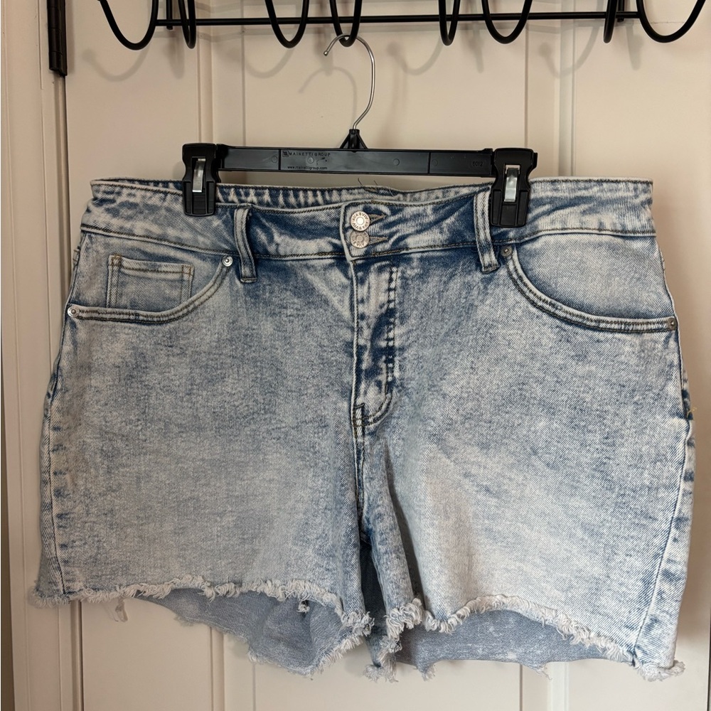 Denim Frayed Hem Shorts